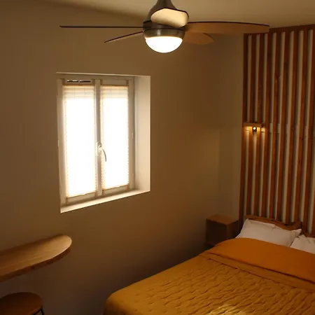 Mas Eva Guest house *